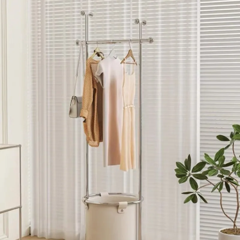 Appendiabiti in acciaio inossidabile Appendiabiti da pavimento per camera da letto, scaffale Appendiabiti da comodino verticale per uso domestico