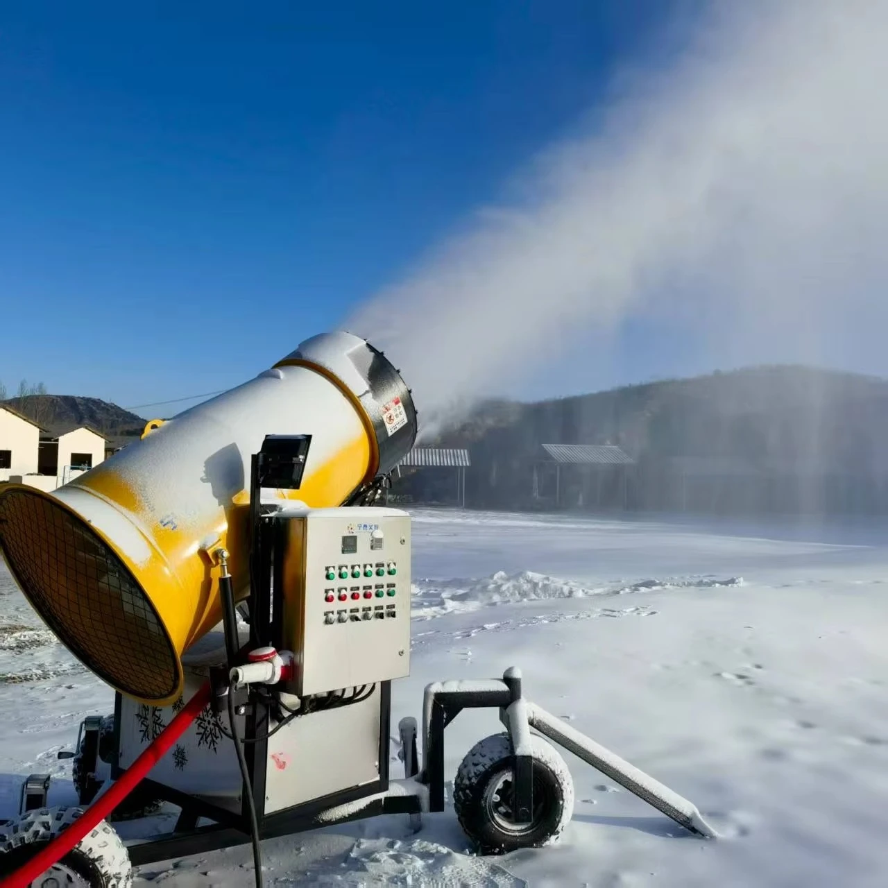 Operational Flexibility High Capacity Artificial Snowcannon Winter Skiing Ski Resort Snow Making Machine Shed