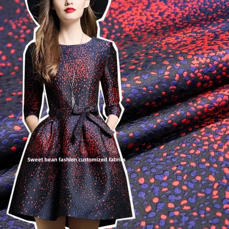 

Окрашенная в пряжу парчовая жаккардовая ткань Темное зерно Костюм Пальто Платье Европейский бренд Модный дизайн Diy Шитье Материал Ткань на метр