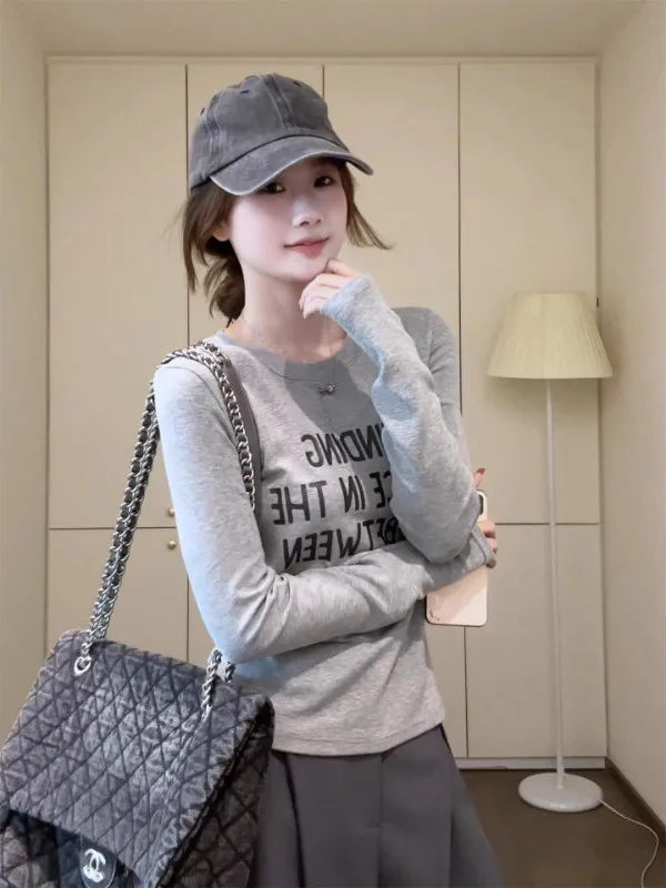 

Серая футболка с длинным рукавом в корейском стиле с буквенным принтом, облегающая, женская, укороченная, весенняя, шикарная, дышащая, из смесового хлопка