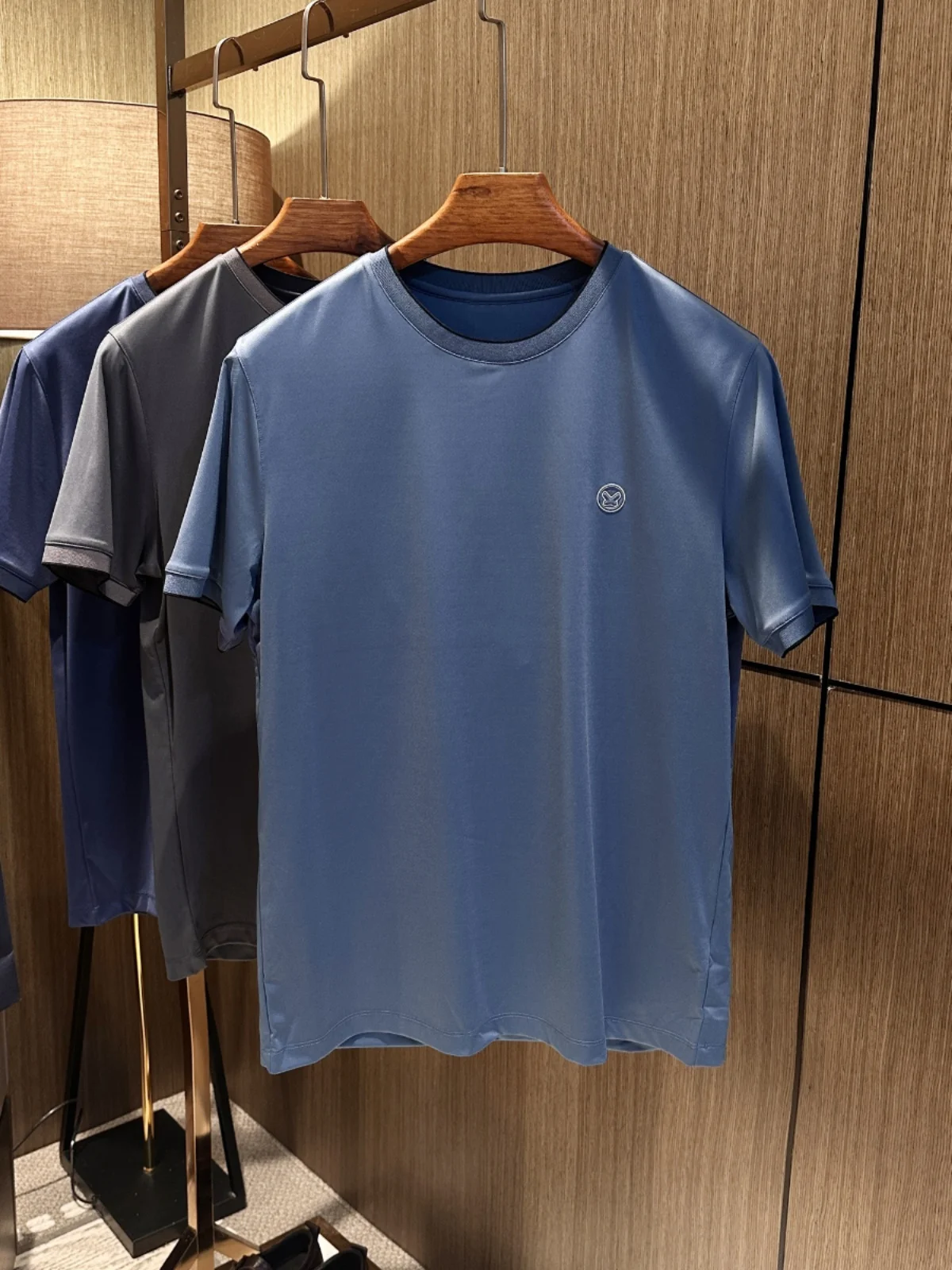 

Silky Touch Men's round Ne ort Sve T-irt Breathable Comfortable Elastic Pure Color Summer New Faion Urban Sle