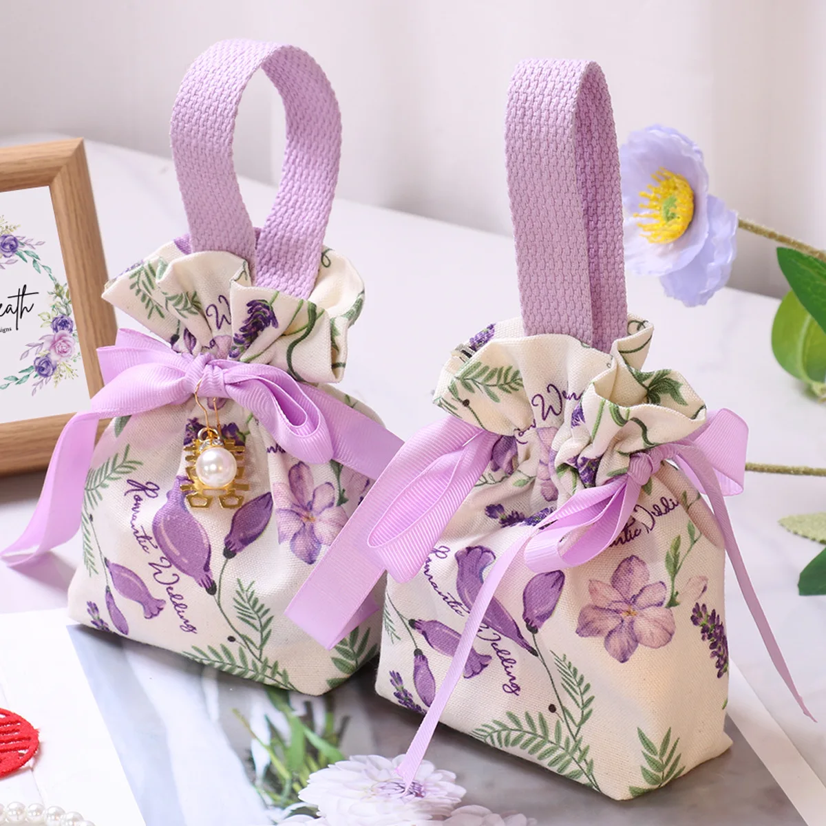 

Retro Flower Handheld Bags Drawstring Wedding Candy Bag Purple Gift Bag Portable Canvas Cloth Gift Bag for Engagement Wedding