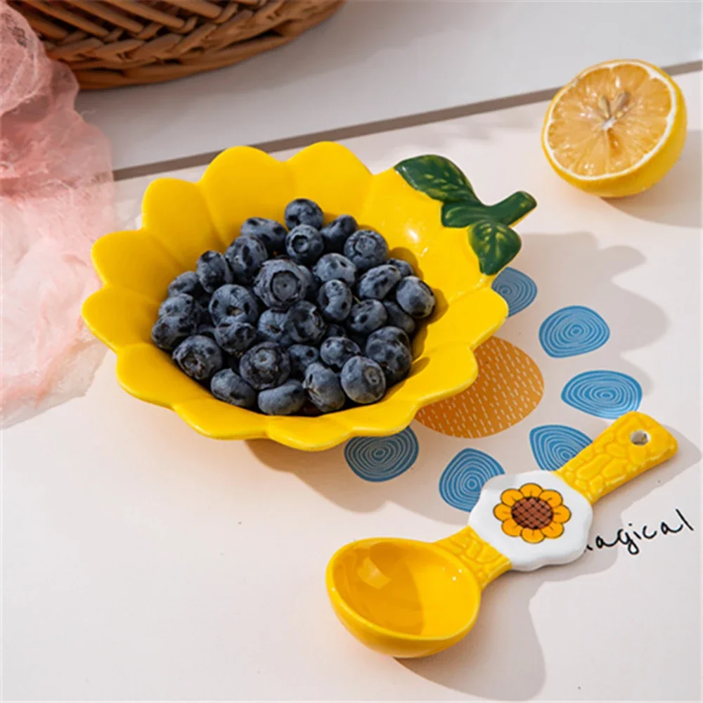 Creative Ceramic Bowl Korean Ins Floral Shape Porcelain Restaurant Homehold Dinnerware Yogurt Fruit Salad Milk Oats Bowls