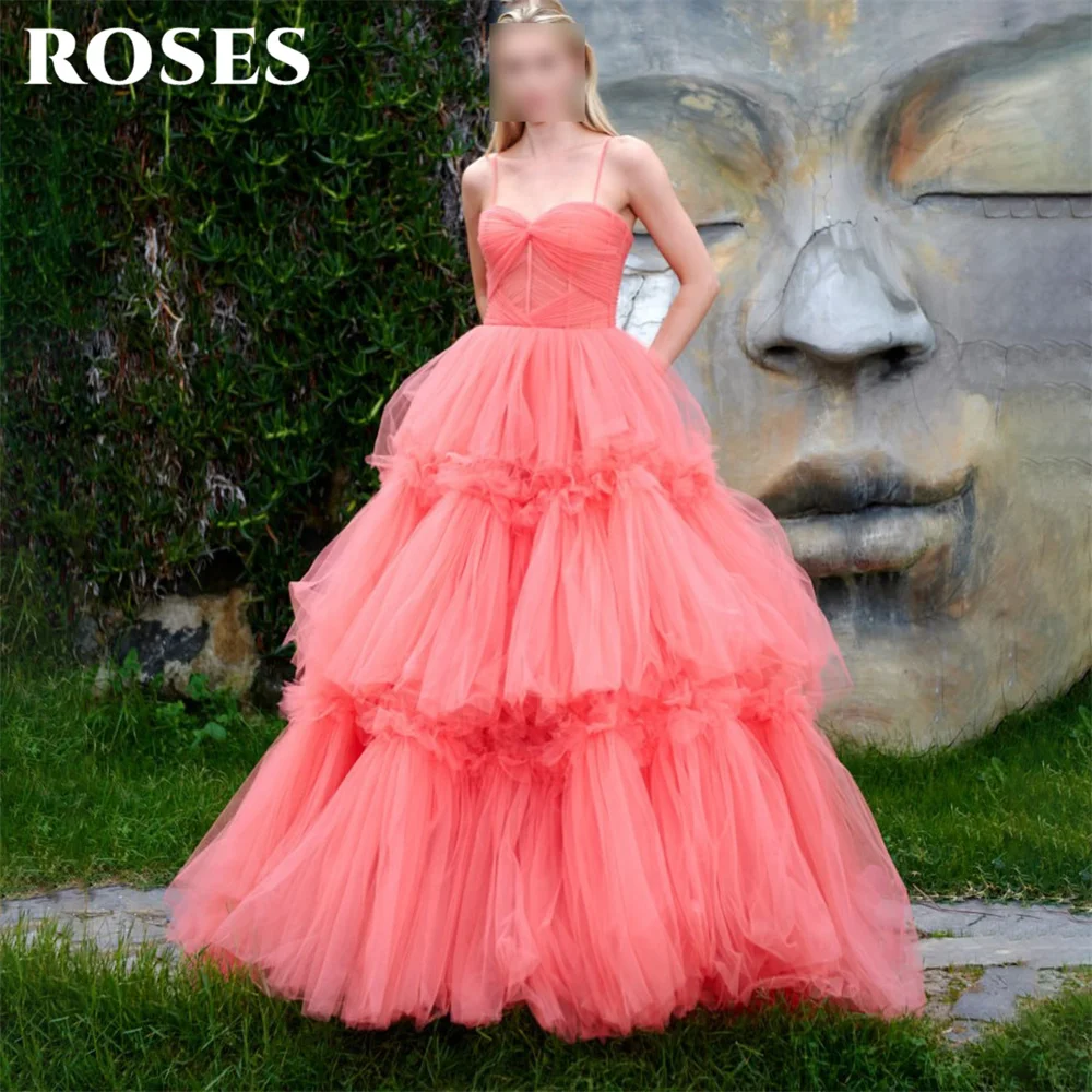 Vestidos de fiesta de color coral ROSES, con tirantes finos, sin mangas, de corte en línea A, con capas de tul, para eventos de gala, vestidos de noche árabes de Arabia Saudita, hechos a medida.