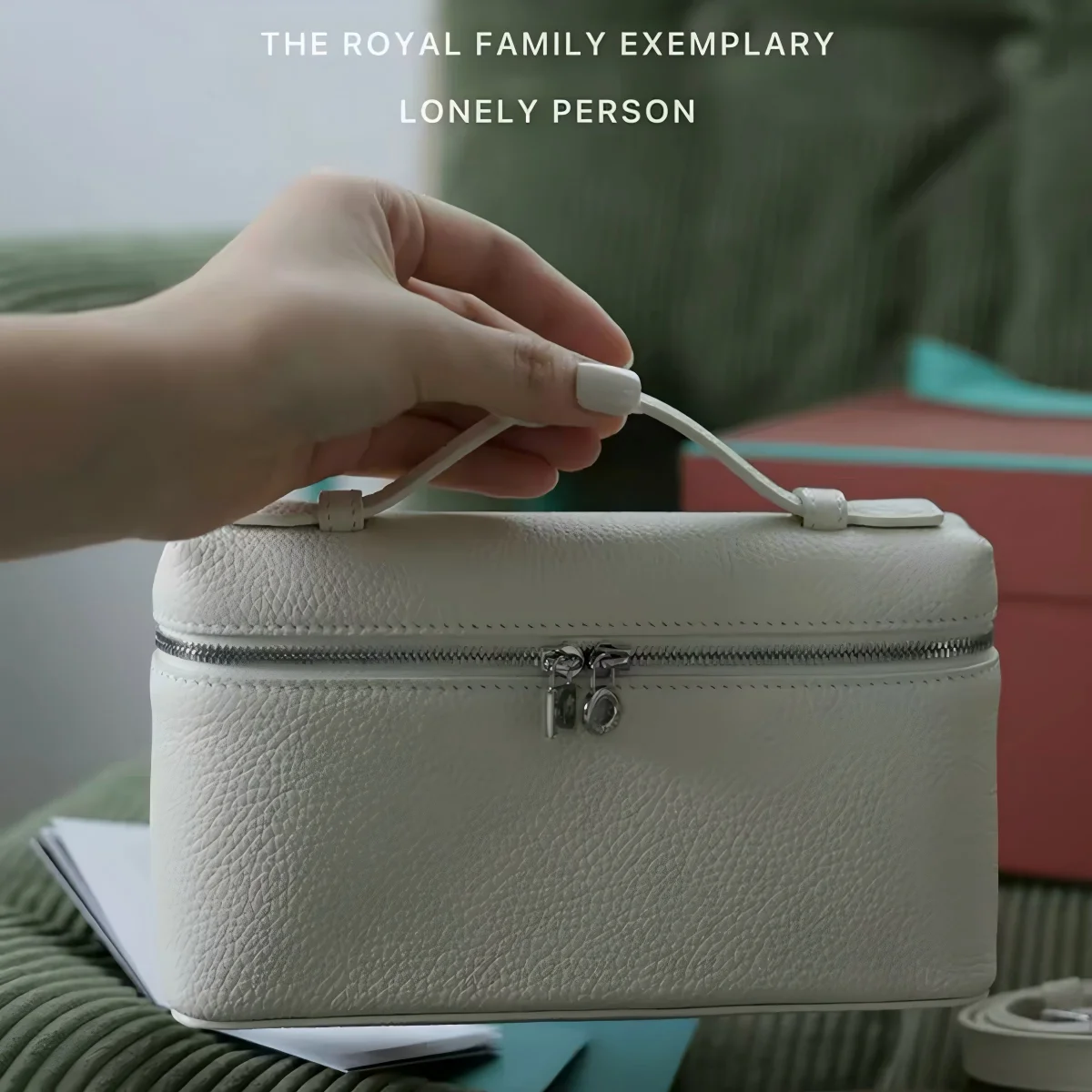 

woman' lunch box bag classic handmade white pebbled grain leather elegant commute crossbody handbag