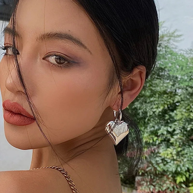 العصرية المعادن القلب استرخى هوب أقراط الرجعية بسيطة بيان الأقراط الكبيرة للنساء جديد الذهبي الفضة اللون مجوهرات الأزياء