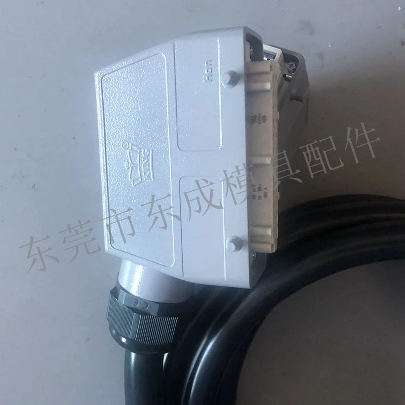 Supply of German HASCO junction box Z1225/16/4/2500 plug socket Z1225/16/8/250 series