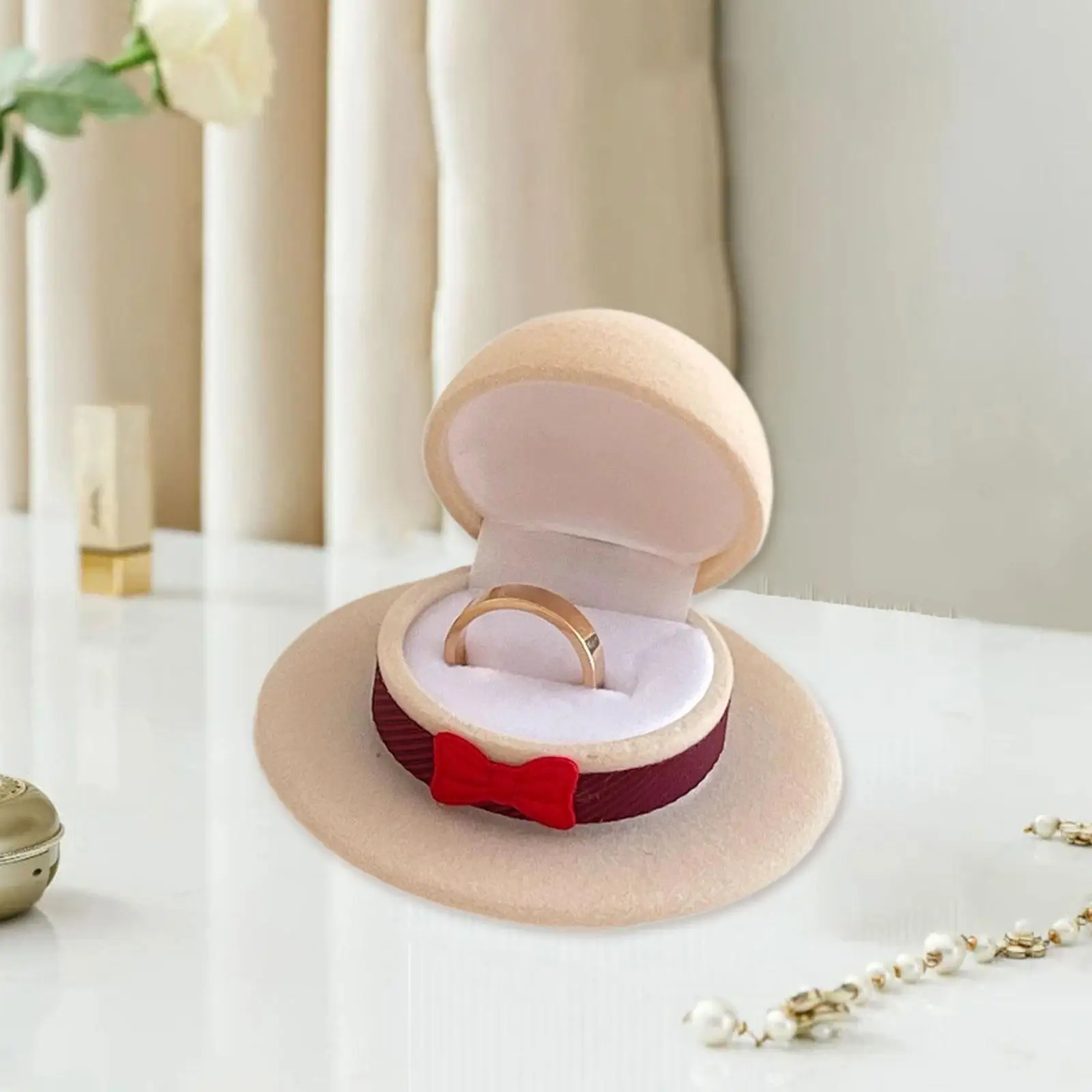 

Hat Shaped Velvet Ring Organizer Jewelry Storage Box Mini Proposal Case for Wedding or Anniversary