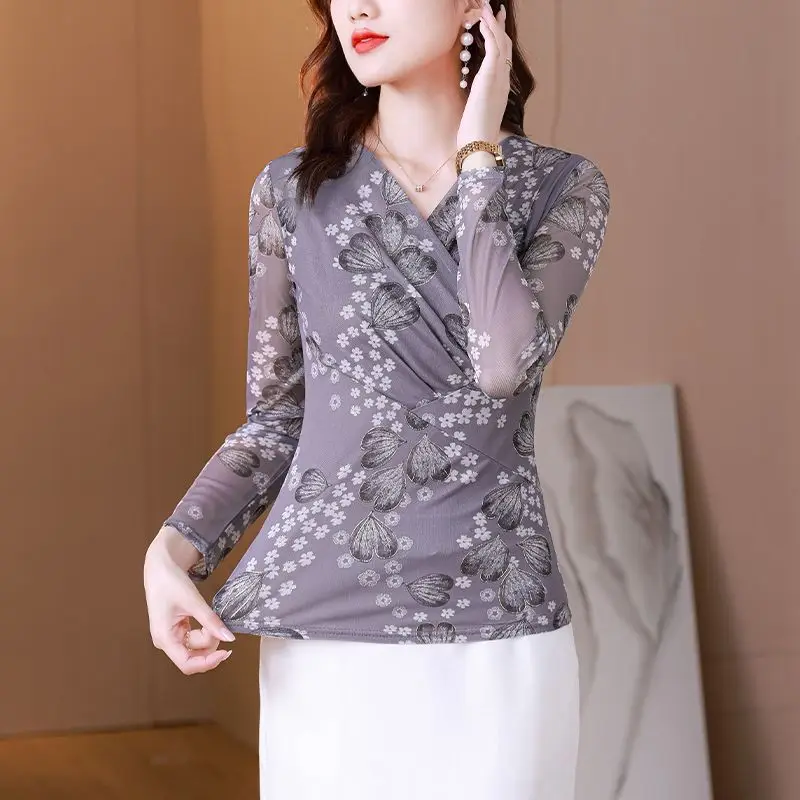 

V-neck Patchwork Mesh Print Bottom T-shirt Autumn Elastic Folds Sexy Slim Long Sleeve Korean Simple Modern Dance Top JJ320