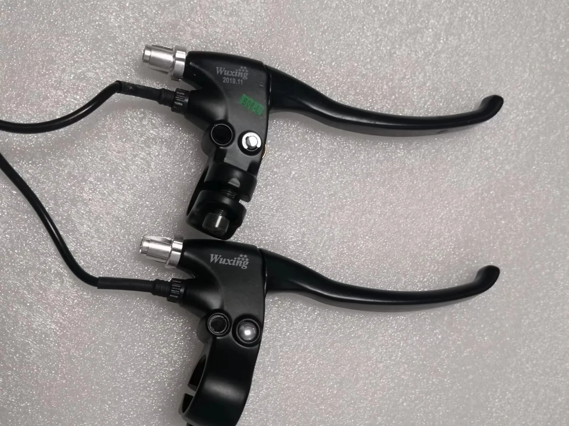 1-par-de-alavanca-de-freio-para-scooter-eletrica-pecas-de-corte-de-energia-alavancas-de-freio-pretas-com-fio-de-2-metros-acessorios-para-scooter-eletrica