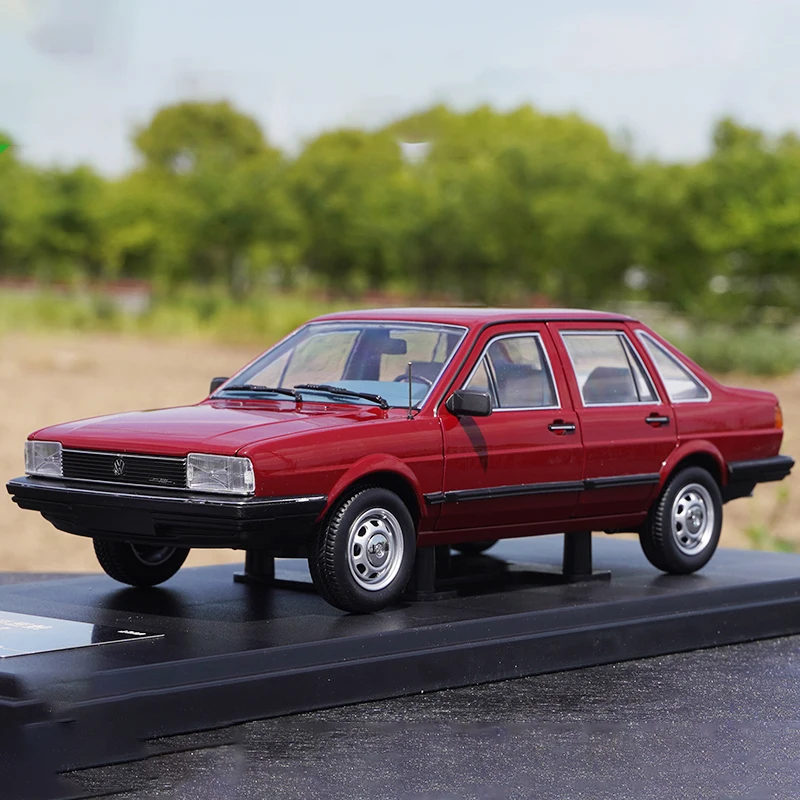 1:18 Scale Diecast Alloy 1983 Volkswagen Santana B2 Toys Cars Model Classics Nostalgia Adult Souvenir Gifts Static Display