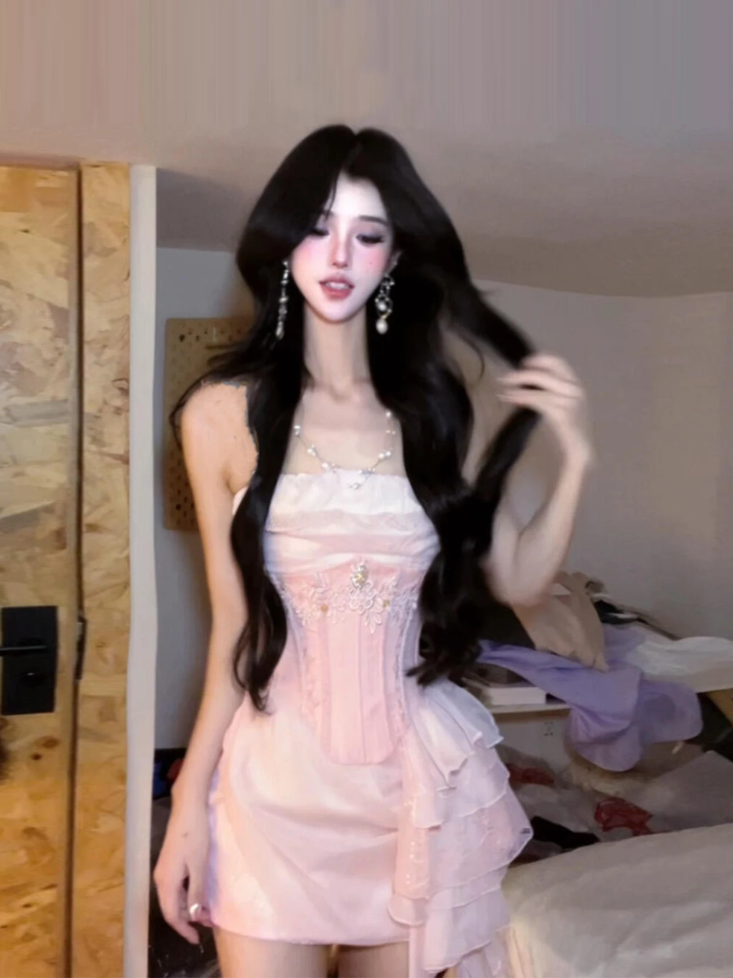 

Комплект из двух предметов XZY: летний повседневный костюм для женщин больших размеров с кружевной отделкой, пайетками и поясом из фибона, розовый цвет