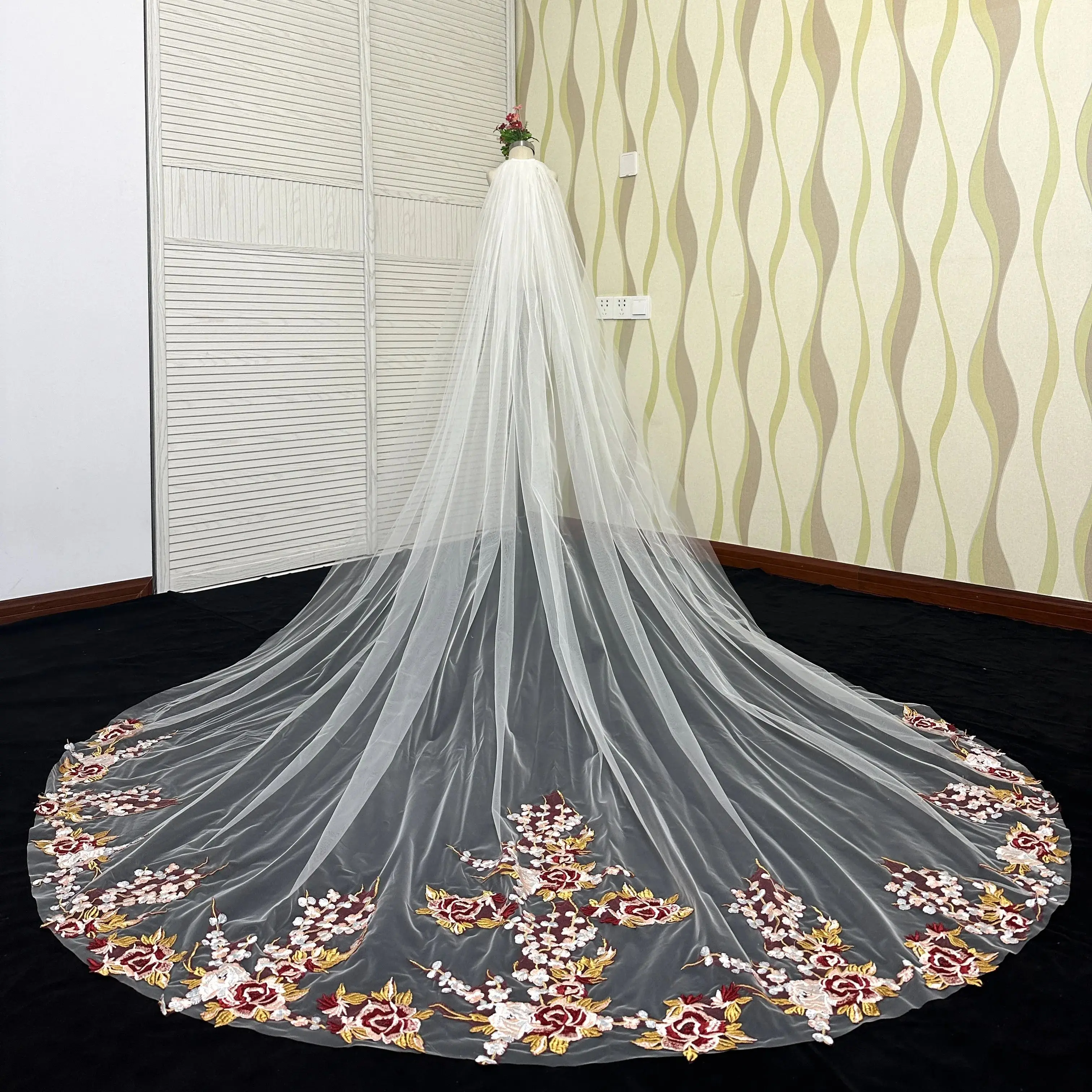 

Colorful Flowers Floral Bridal Wedding Veils Accessories For Brides With Comb Cathedral Veil Shawl