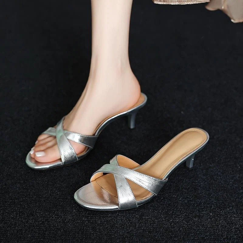 شباشب نسائية صيفية جديدة ذات نطاق ضيق وموجز شباشب نسائية فاخرة على الموضة بكعب رفيع أحذية للحفلات البغال أحذية Zapatos Mujer