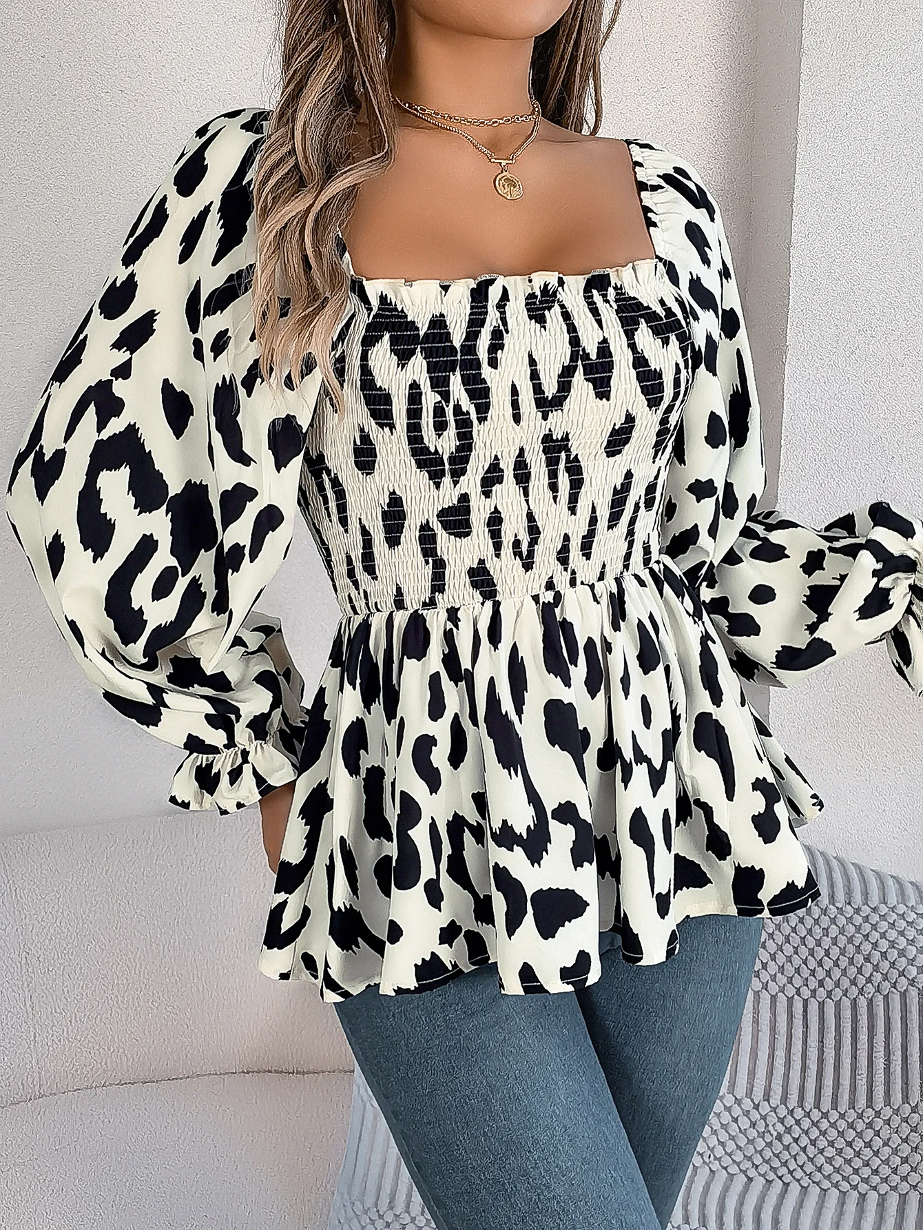 Spring and Summer Elegant Square Neck Top Contrasting Leopard Print Long Sleeved Tops for Women