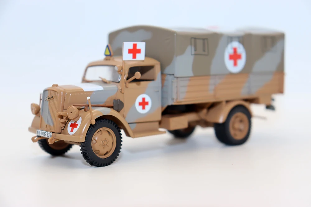 New Altaya 1/43 Scale Opel Blitz 3,6-36S(Kfz.305) DAK 1942 Military Ambulance Truck Diecast Model for collection Gfit