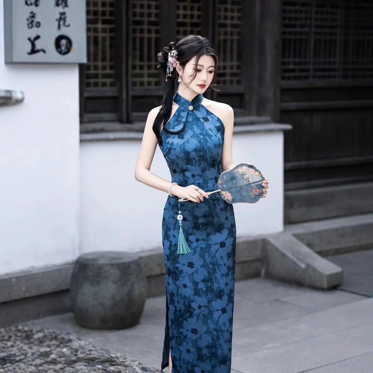 

Синее длинное улучшенное платье Cheongsam без рукавов, новинка 2025, утягивающее платье высокого класса в стиле ретро для молодых девушек, весна/лето Qipao