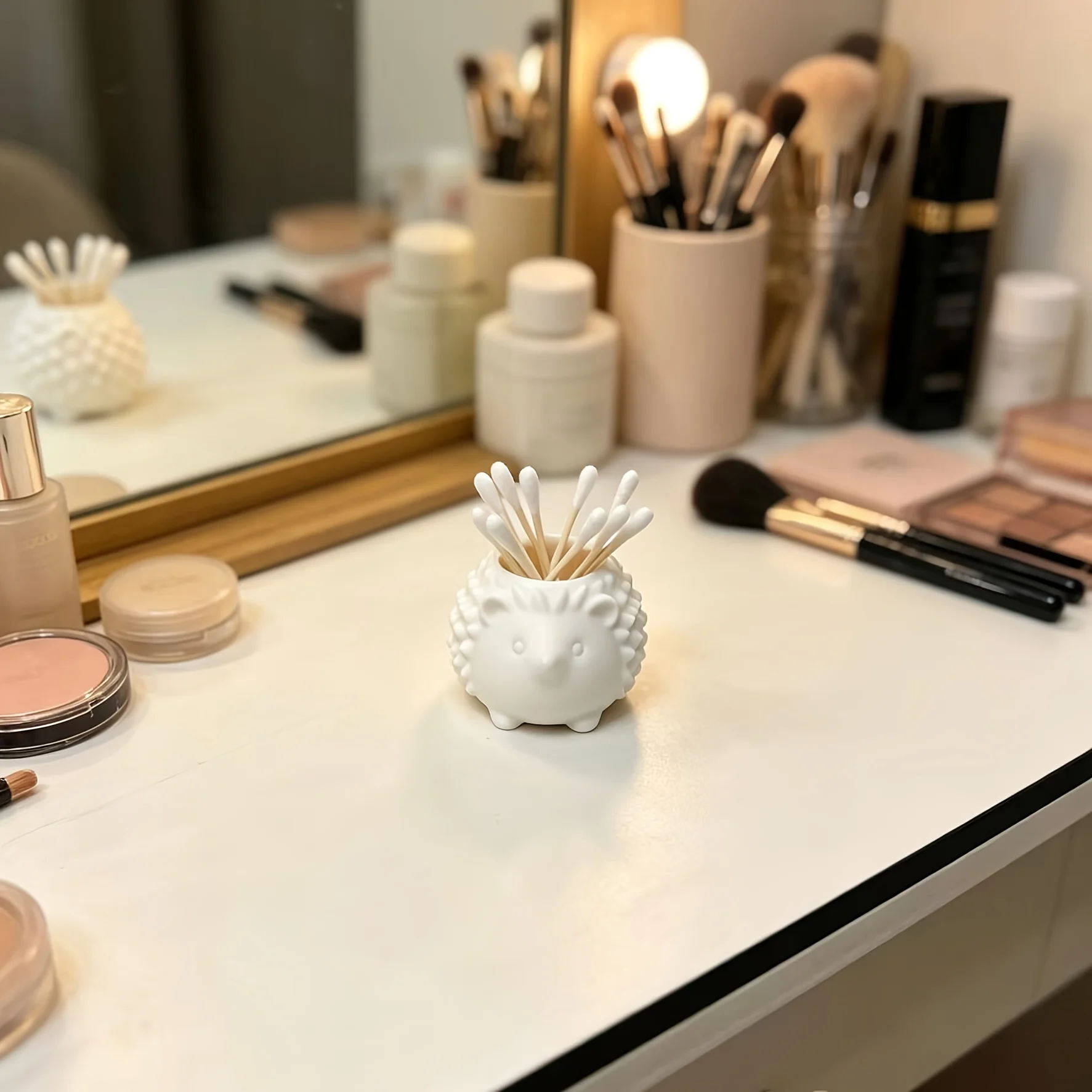3D Printed Cozy Hedgehog Cosmetic Storage Organizer, Multi-use Desktop Container Holding Cotton Swabs and Toothpicks