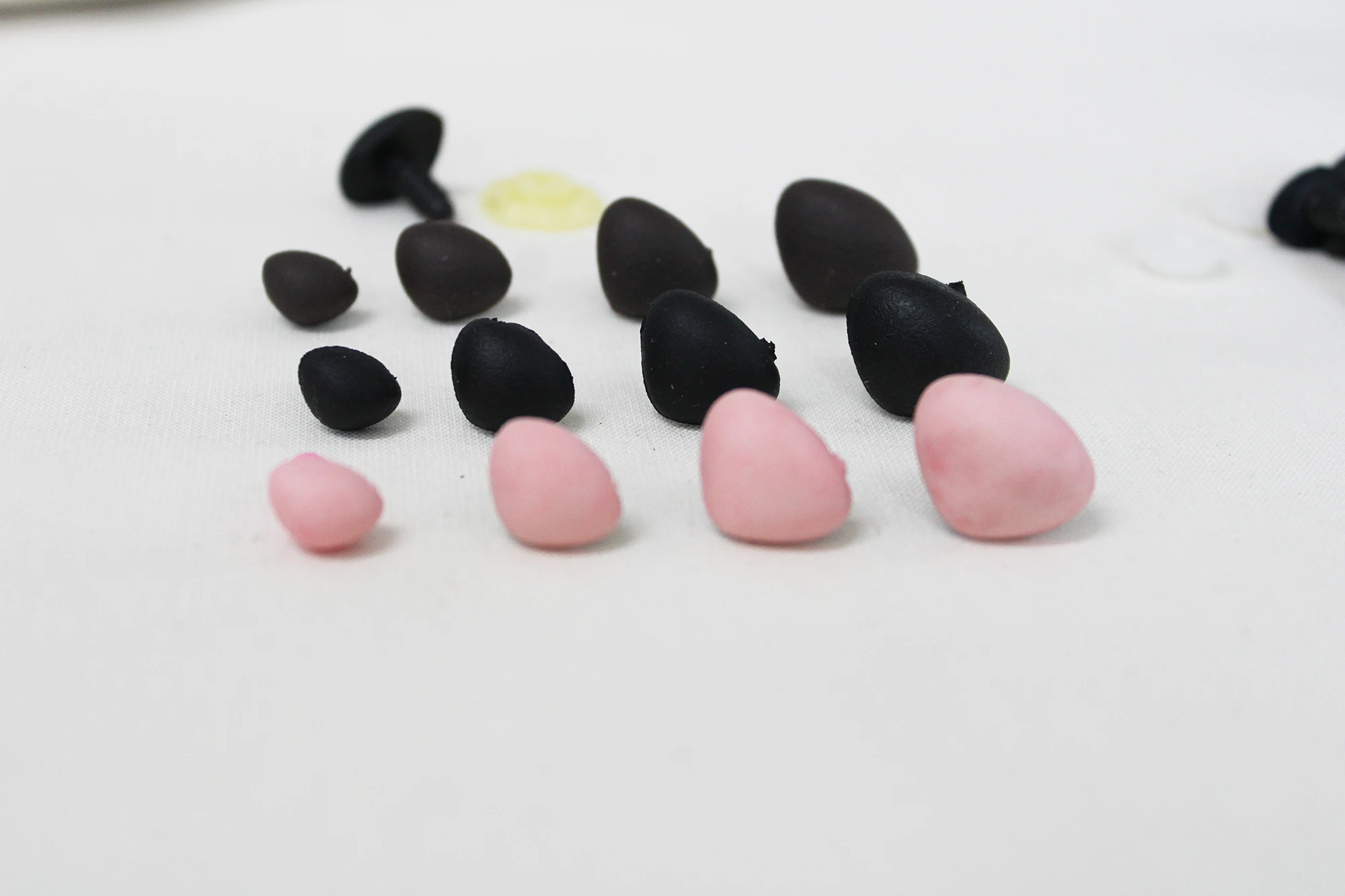 20pcs/lot  new maskaszem 12mm 15mm 18mm 20mm SOFT Triangle safety nose with washe for diy plush doll  color size option