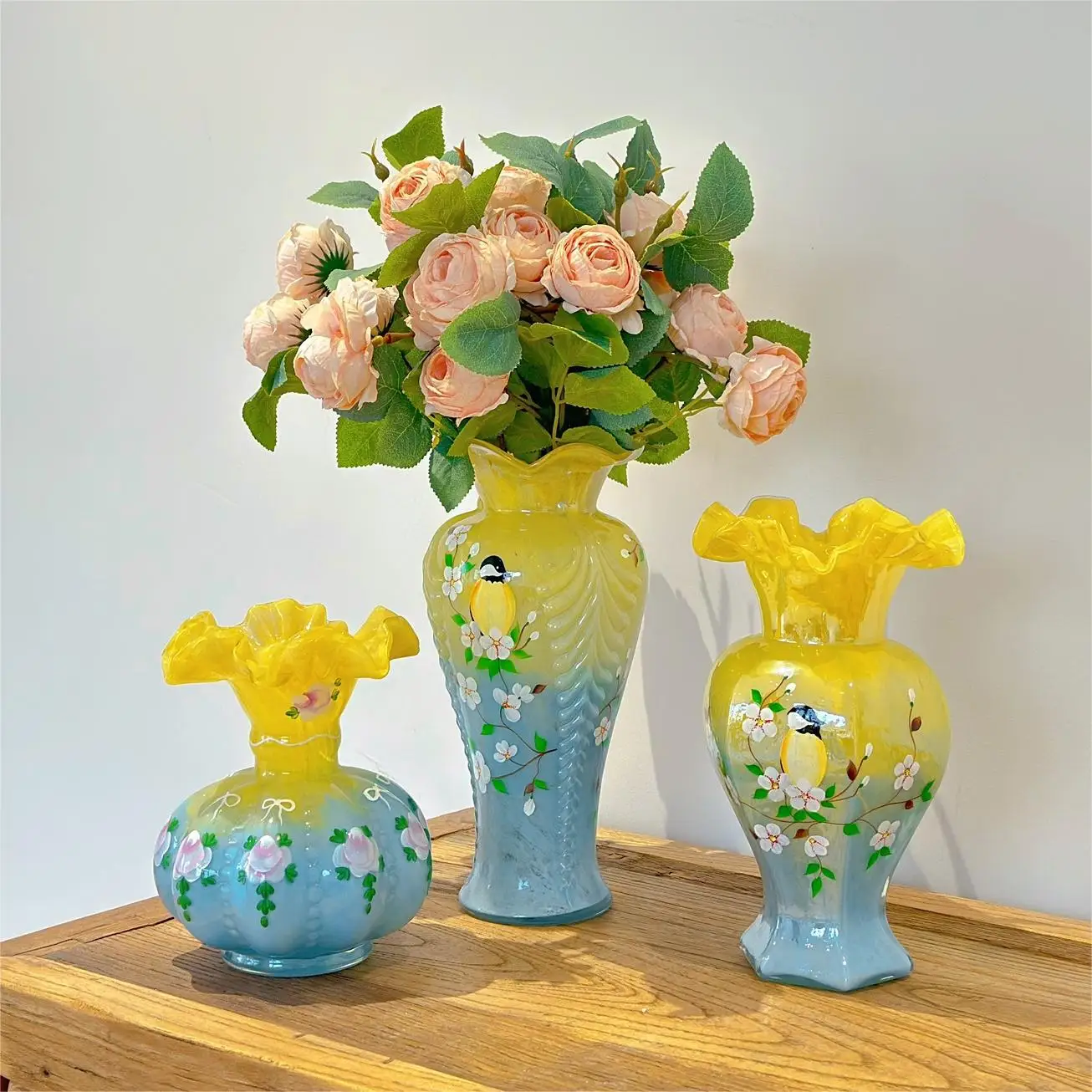 Modern simple yellow and blue hand-painted Fenton vase, handmade glass flower style decorative vase