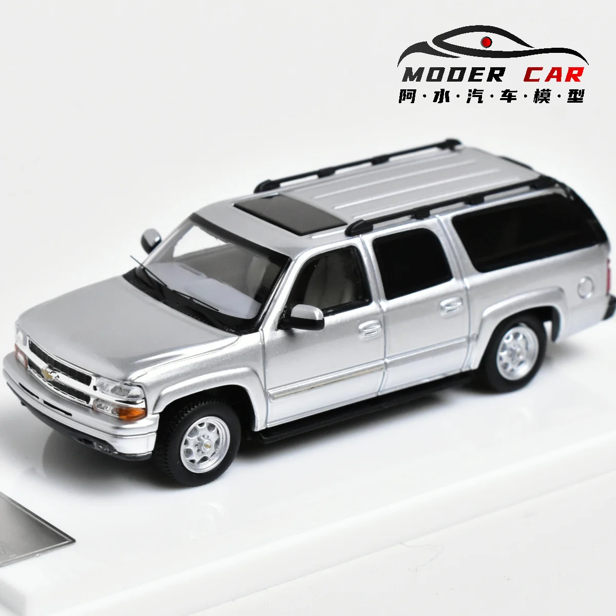 MK Miniatures 1:64 Suburban Diecast Model Car