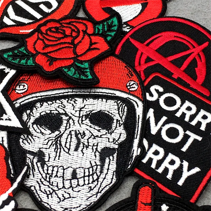 Parche bordado fantasma rojo táctico – Para chaleco MOLLE - imagen 3