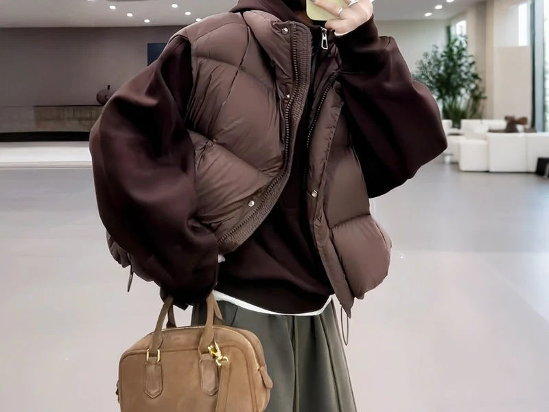 سترة قطنية فضفاضة جديدة لخريف وشتاء 2025 ذات ياقة واقفة مكدسة للنساء