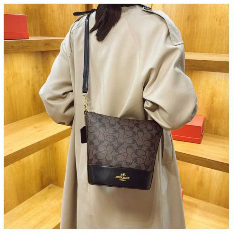 

Luxury Women's Leather Handbag Trendy Commuter Classic Elegant Ladies Casual Simple Vintage Fashionable Shoulder Bag