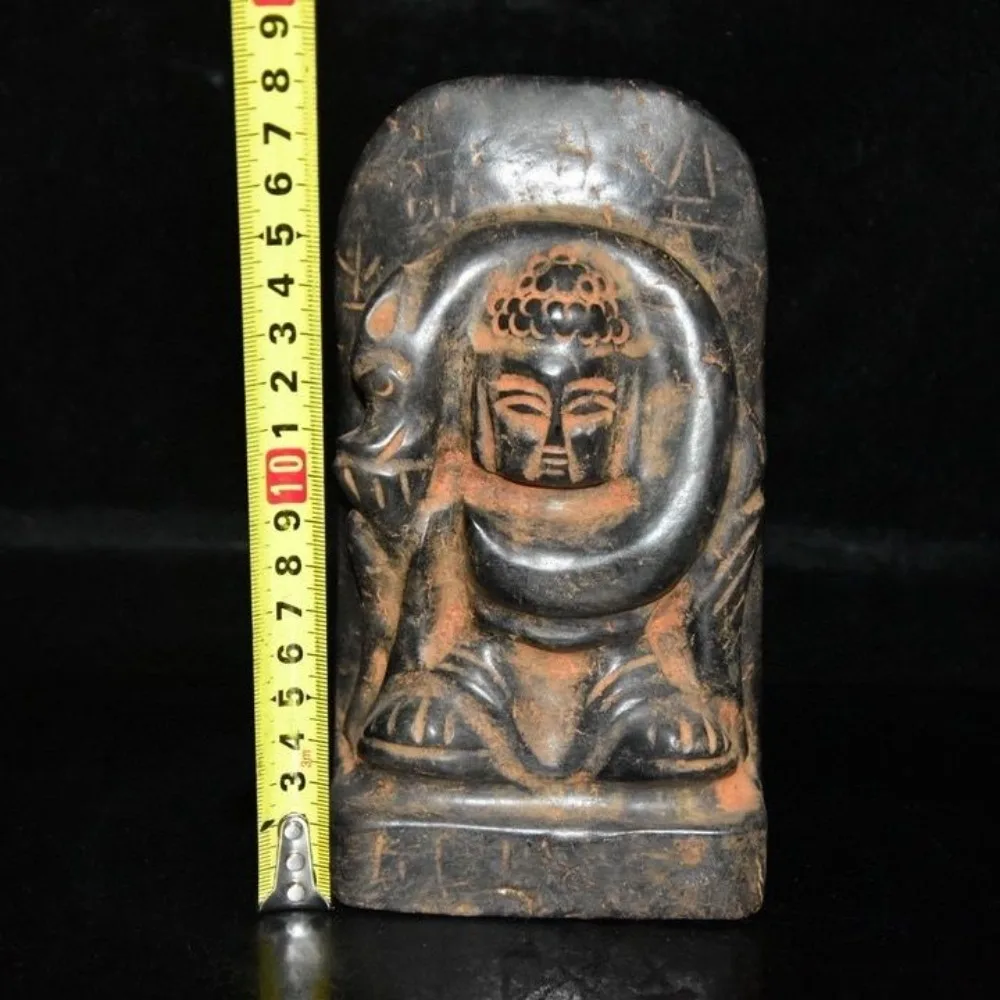 Hongshan Culture Meteorite Seal: Uniquely Shaped with A Well-weathered Crust
