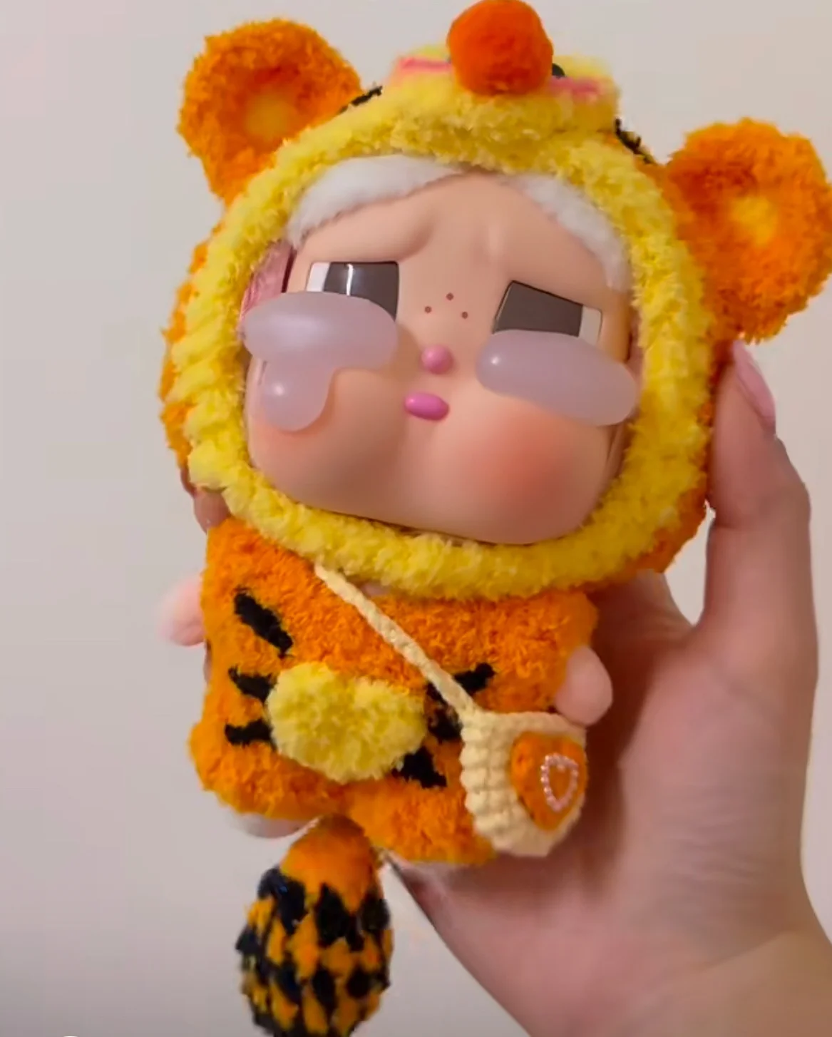 

Mart Crybaby Crng Doll Tear Series Toy Set Jum Tiger Suit/Only Doll Clothes No Doll Static Design Doll Collectible