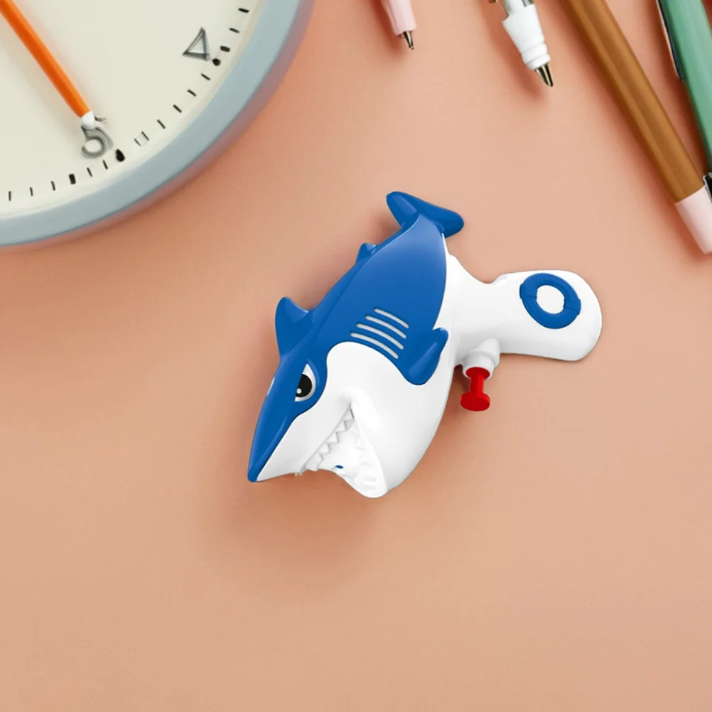 2 قطعة Shark Pufferfish بنادق المياه للأطفال الصيف شاطئ بركة حفلة تفضل اللعب في الهواء الطلق Soaker هدايا رائعة الأولاد ألعاب مياه للأطفال الصغار