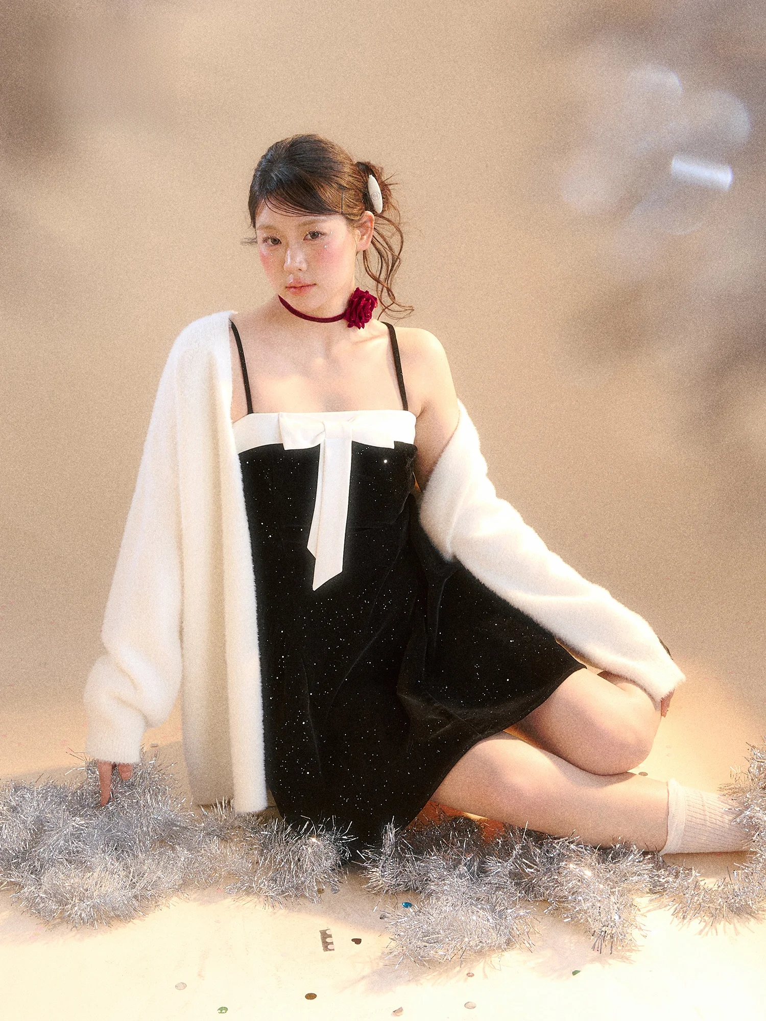 

Комплект женской одежды больших размеров: белый кардиган и черная бархатная юбка с эффектом похудения, корейский стиль, для повседневной носки, зимний, с длинными рукавами