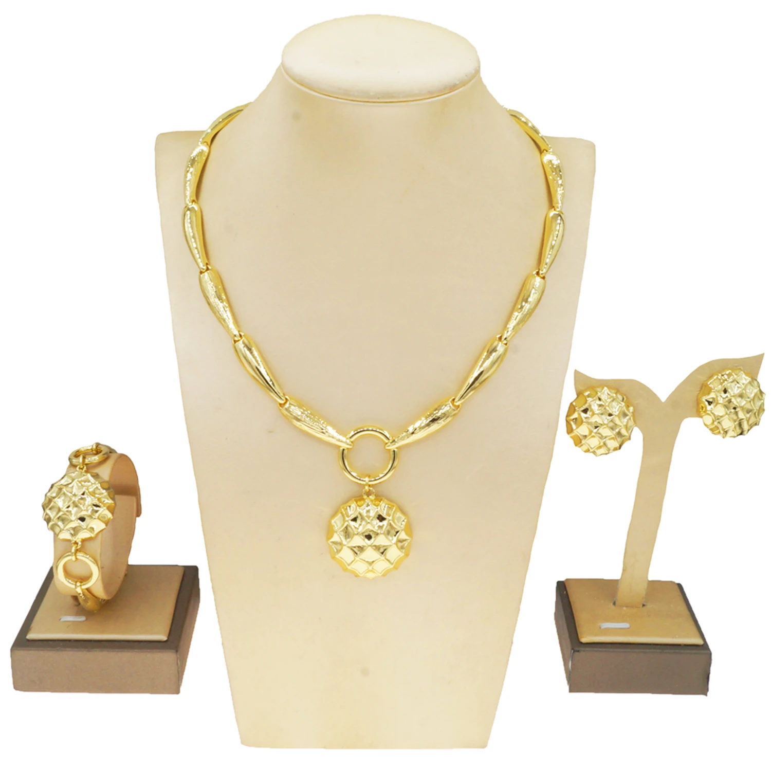 

Elegant Italian Gold Pendant Jewelry Set High Quality Necklace Design Bracelet Suitable for Party Ceremony Ornaments