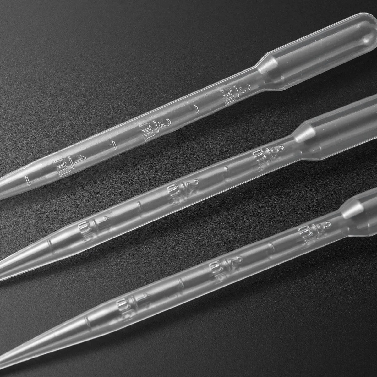300Pcs Plastic Transfer Pipettes 3ml Disposable Pipette Droppers Clear Scale for Mixing Essential Oils Cosmetics Fragrance