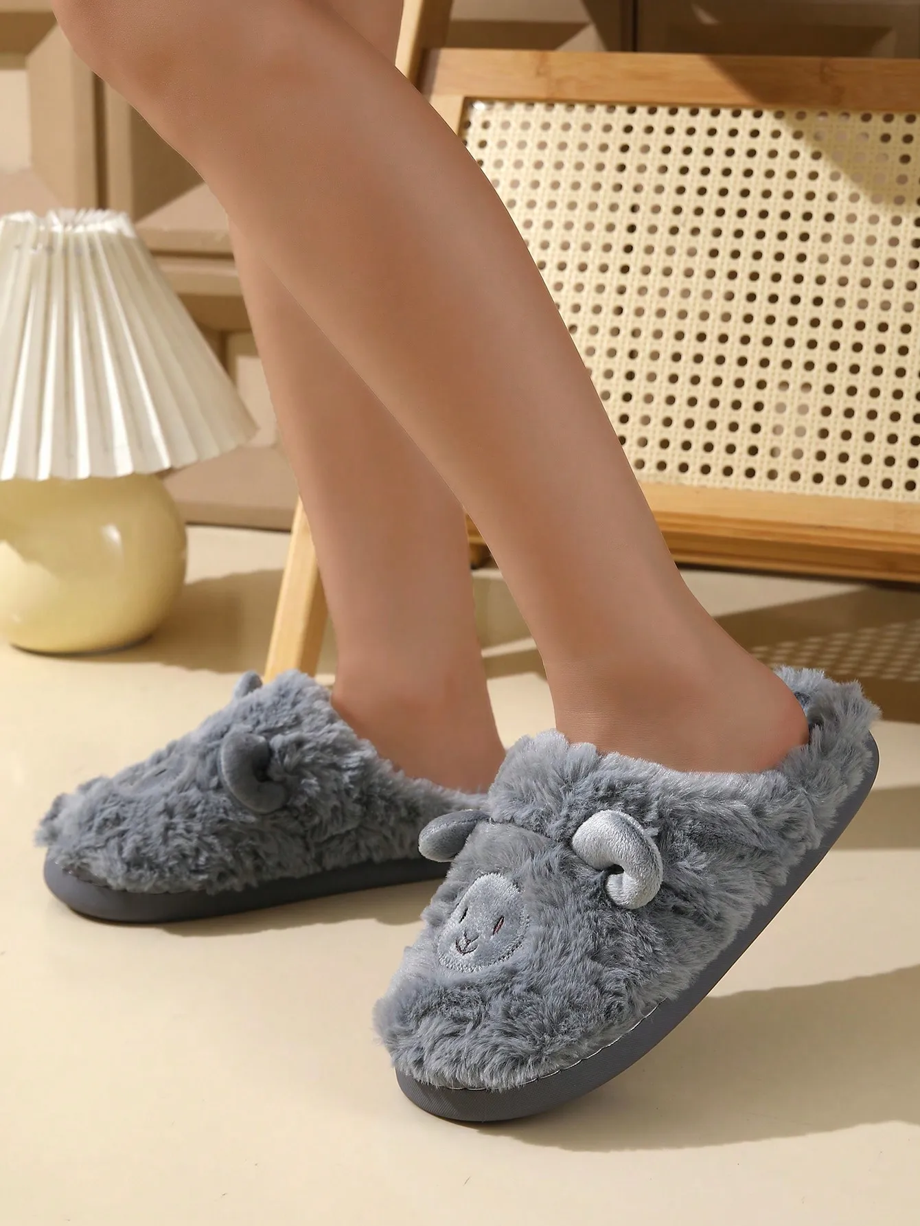 Cute Cartoon Sheep Slippers, Warm Plush Indoor Home Slippers For Women, Suitable For Autumn/Winter, Ideal For Girls, Couples, And Postpartum，sx2307296314178776