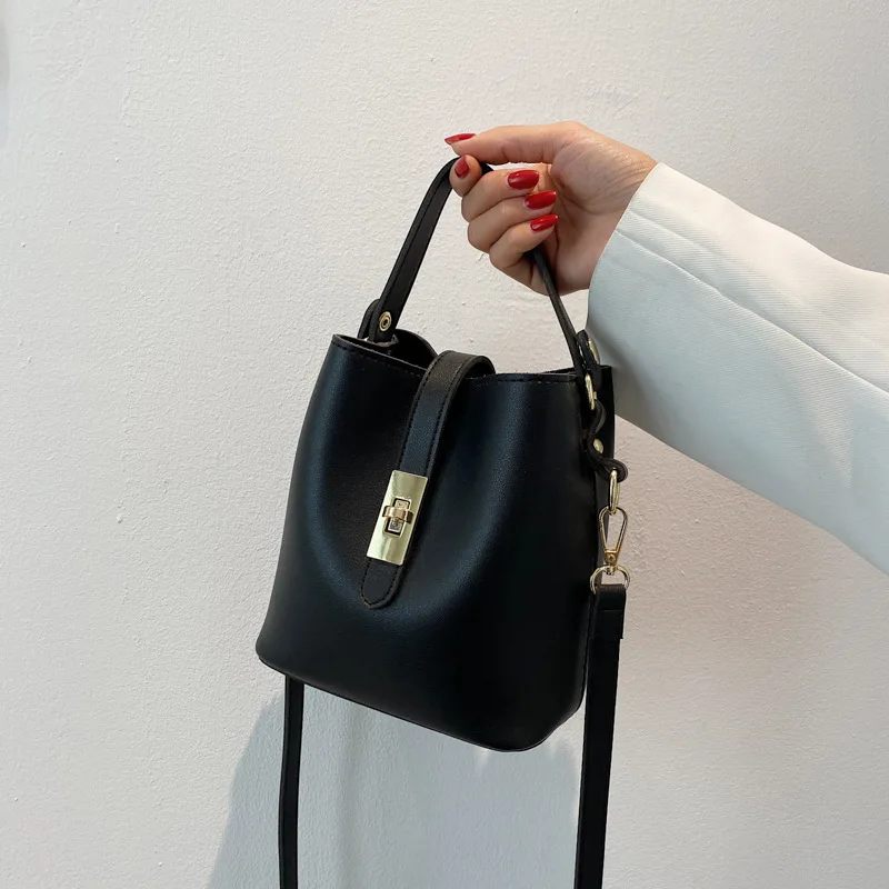 Version of Maillard color portable bucket bag women's simple solid color versatile shoulder bag commuter fashion messenger bag