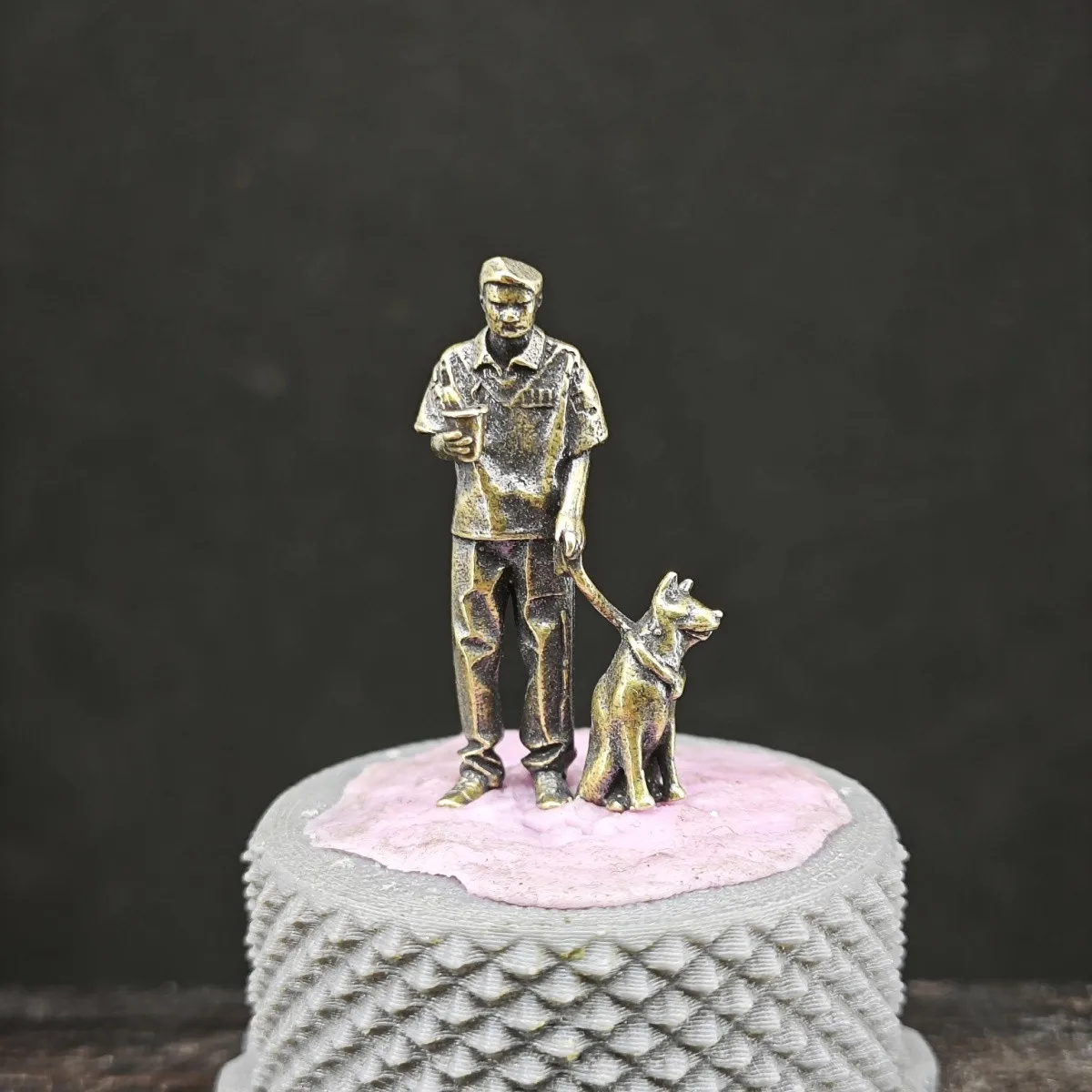 Brass Man Walking Dog Miniature Figurine Scale Diorama Scene Figure Micro Landscape Desktop Decor Photography Prop