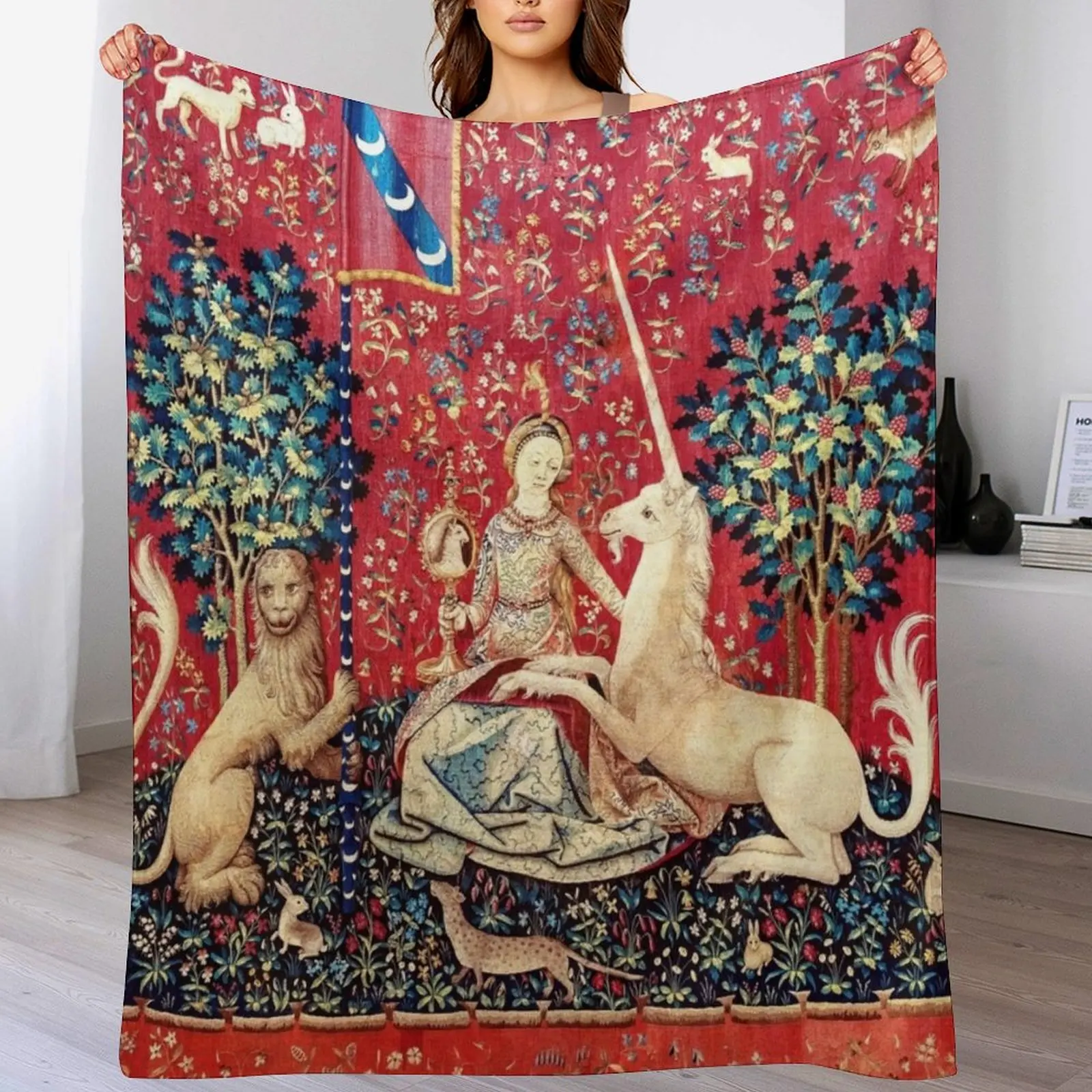 The Lady and the Unicorn - Sight: La Dame ?? la licorne - La Vue - Medieval Unicorn Tapestry Throw Blanket Sofa Quilt Blankets