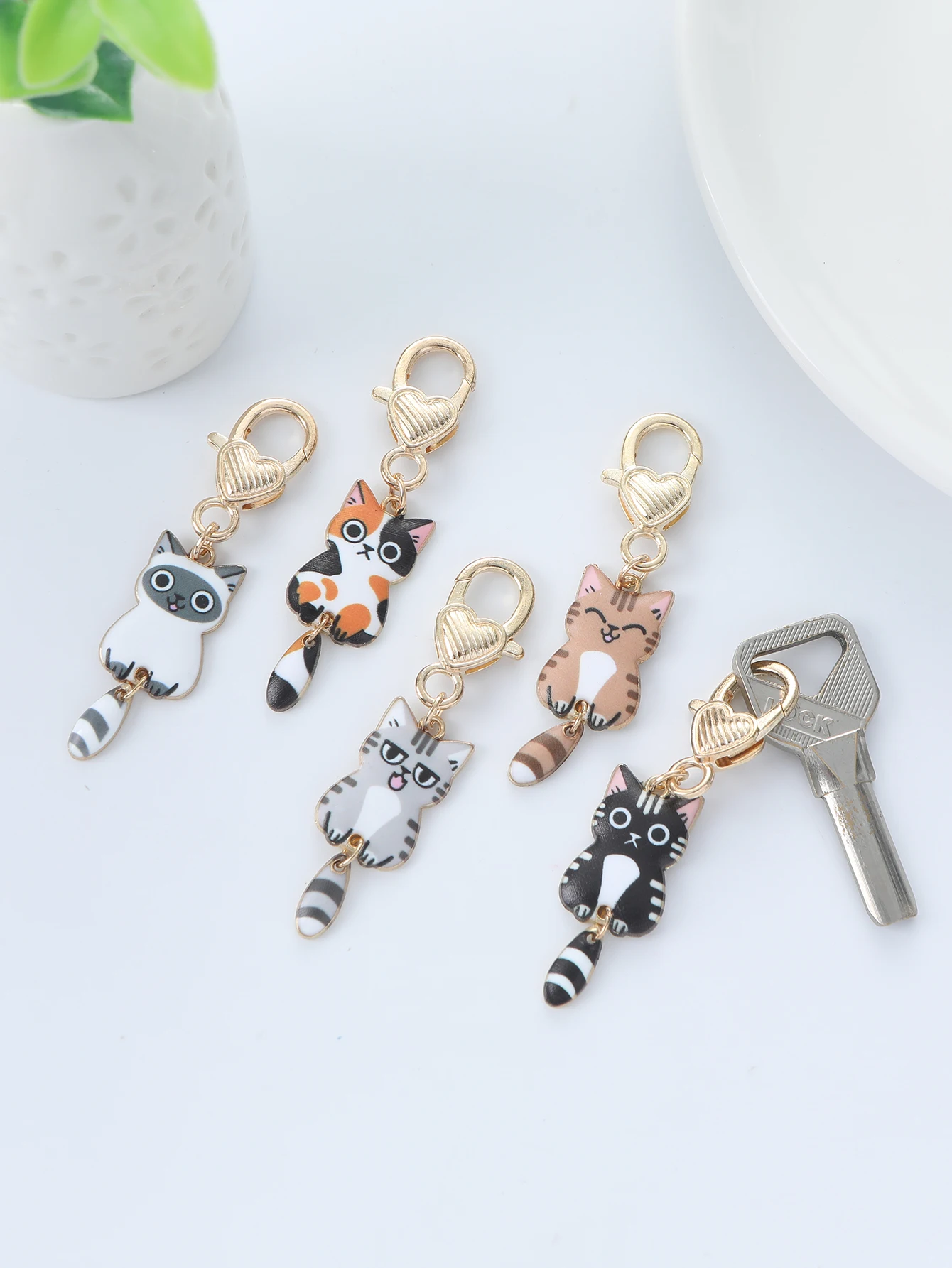 5 Pcs Cute Cartoon Cat Keychains Enamel Animal Pendants Multicolor Gold Color Metal Charms DIY Earrings Necklace Jewelry