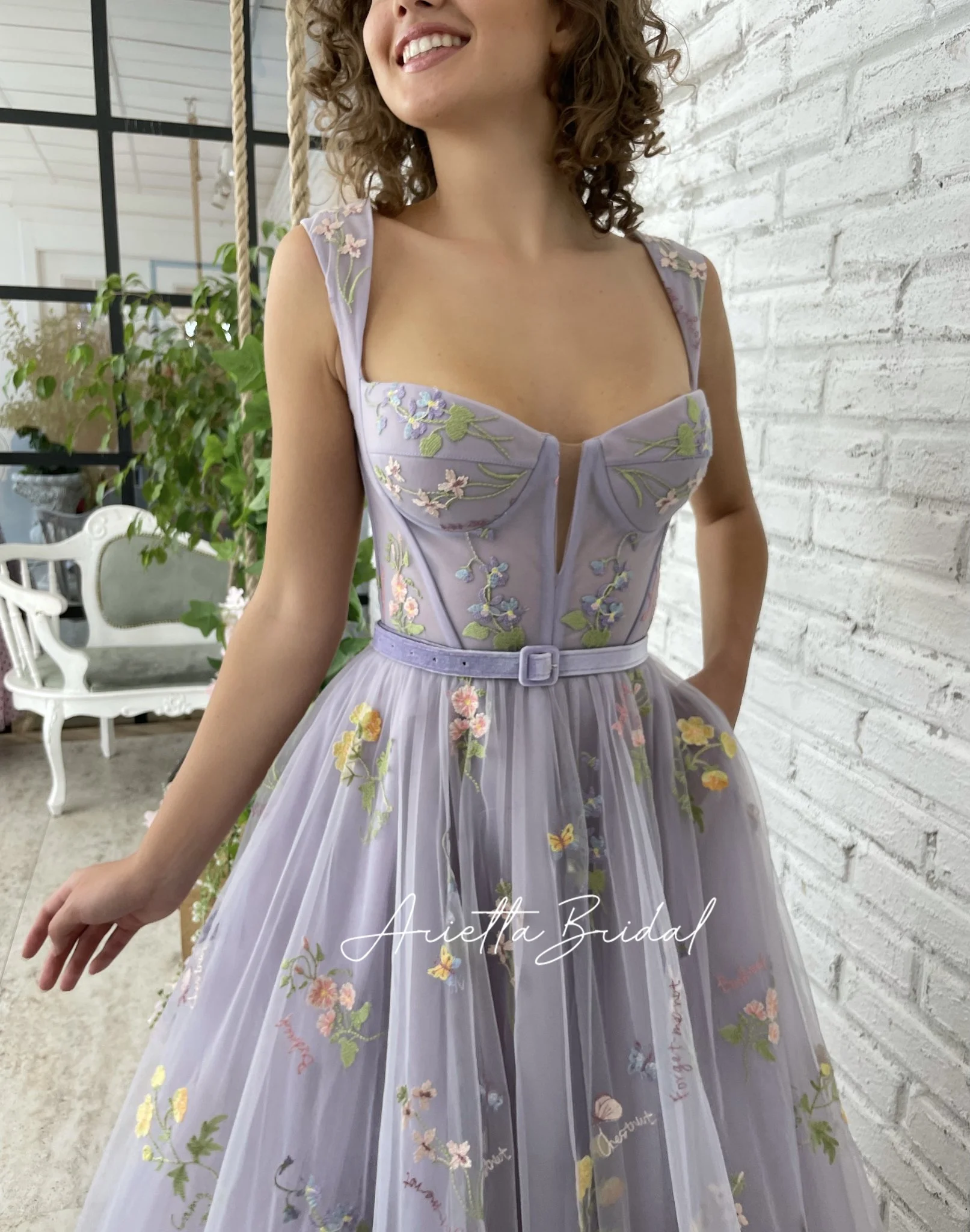 Arietta Lavender Embroidery Lace Midi Prom Dresses Sleeveless Tea-Length A-Line Wedding Party Dresses Formal Occasion Gowns