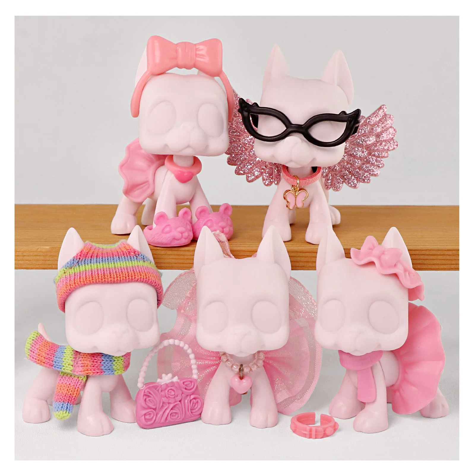 

Набор игрушек-бобблхедов Minilpsshop: 5 фигурок собак пород грейт-дэйн с белой подставкой и аксессуарами, игрушки для раскрашивания, подарки для детей