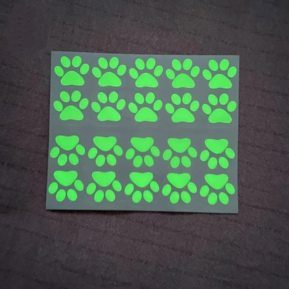 10/20Pcs Creative Fluorescent Paw Wall Sticker Glow-in-the-Dark Self-adhesive Paw Print Wall Decals Removable DIY