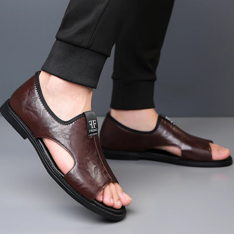 Sapatos de couro oco masculino, sandálias casuais, sapatos respiráveis, verão, 2024