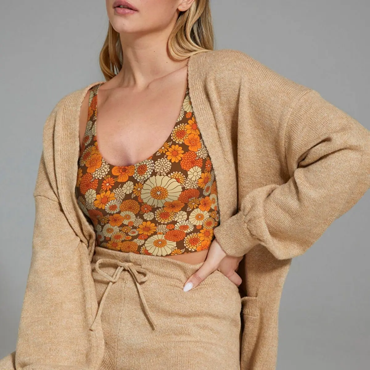 เสื้อกล้ามออกกำลังกายสไตล์วินเทจยุค 70 ลายดอกเดซี่สีส้มและน้ำตาล สำหรับผู้หญิง ออกกำลังกาย โยคะ รองรับแรงกระแทกสูง