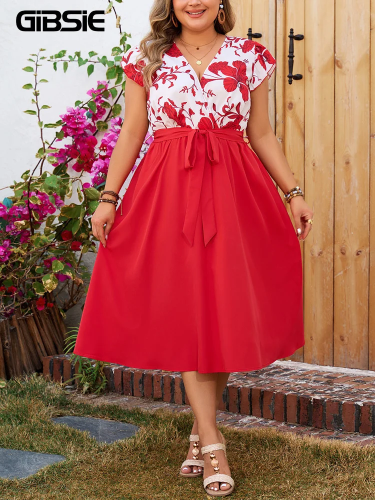 

GIBSIE плюс размер платье с v-образным вырезом и рюшами на рукавах и поясом, женское летнее милое повседневное платье трапециевидной формы с высокой талией и принтом, длинные платья для отпуска 2025