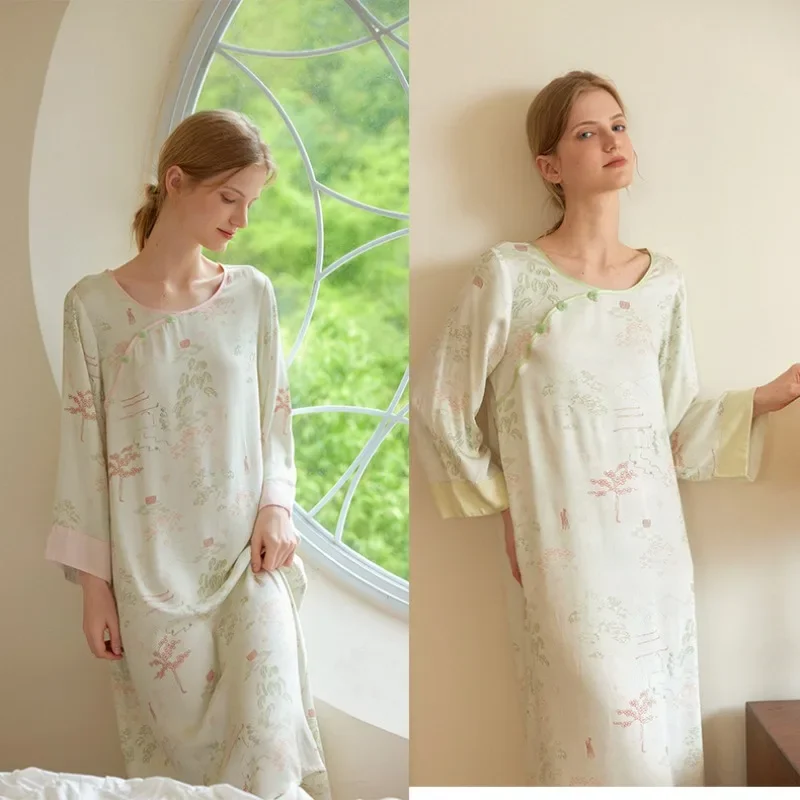 Chinese Retro Style Nightgowns Women\'s Elegant Satin Long-sleeved Nightdress Two Colors Round Neck Viscose Night Dress