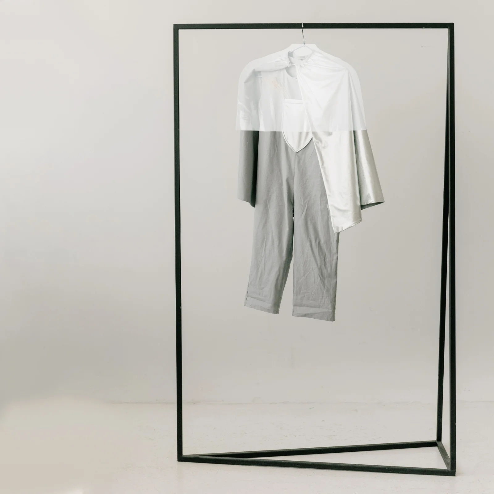 

10pcs Plastic Closet Rod Covers Clear Hanger Shoulder Protectors Large Capacity Dust Proof Garment Cover For Kids Coats Suits