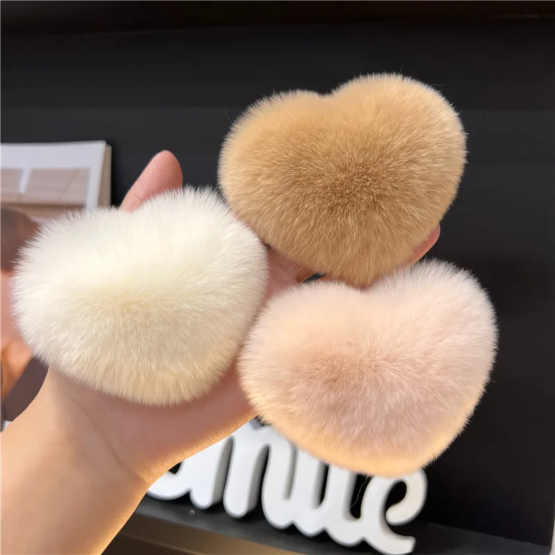 1pc Love plush hair clip, high-end feeling, autumn and winter plush bangs, side clip of plush, BB clip hair accessory, headwear