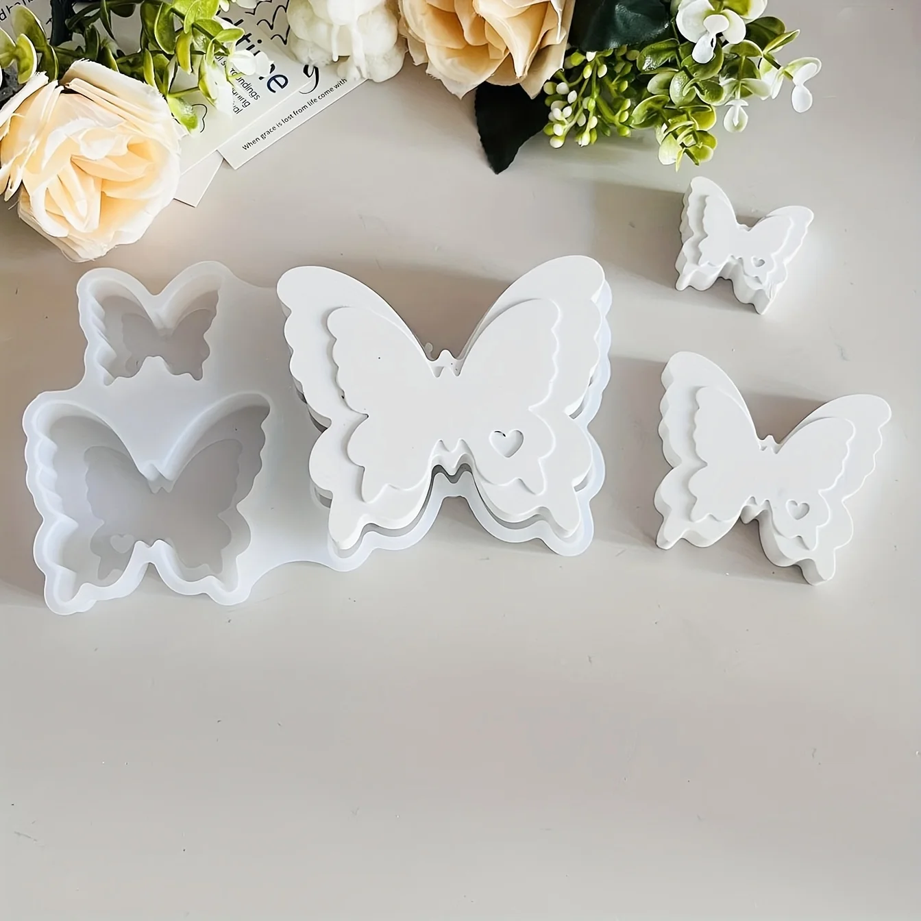 Ensemble de trois moules en résine et silicone en forme de papillon, moules de moulage de bougies en plâtre, moules en forme de papillon, pour les amateurs d'artisanat et d'art.