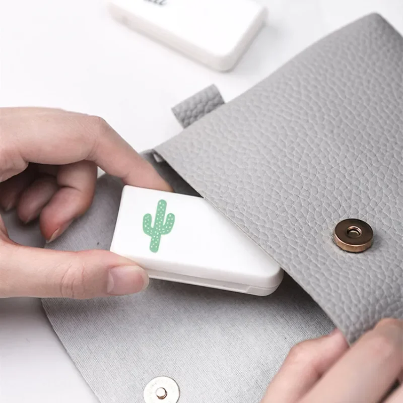 الطب اللوحي موزع ، الطب صناديق ، الاستغناء الطبية عدة ، صندوق منظم صغير ، حبة صندوق ، فلامنغو ، الصبار ، ورقة ، 3 المشابك ، 1 قطعة